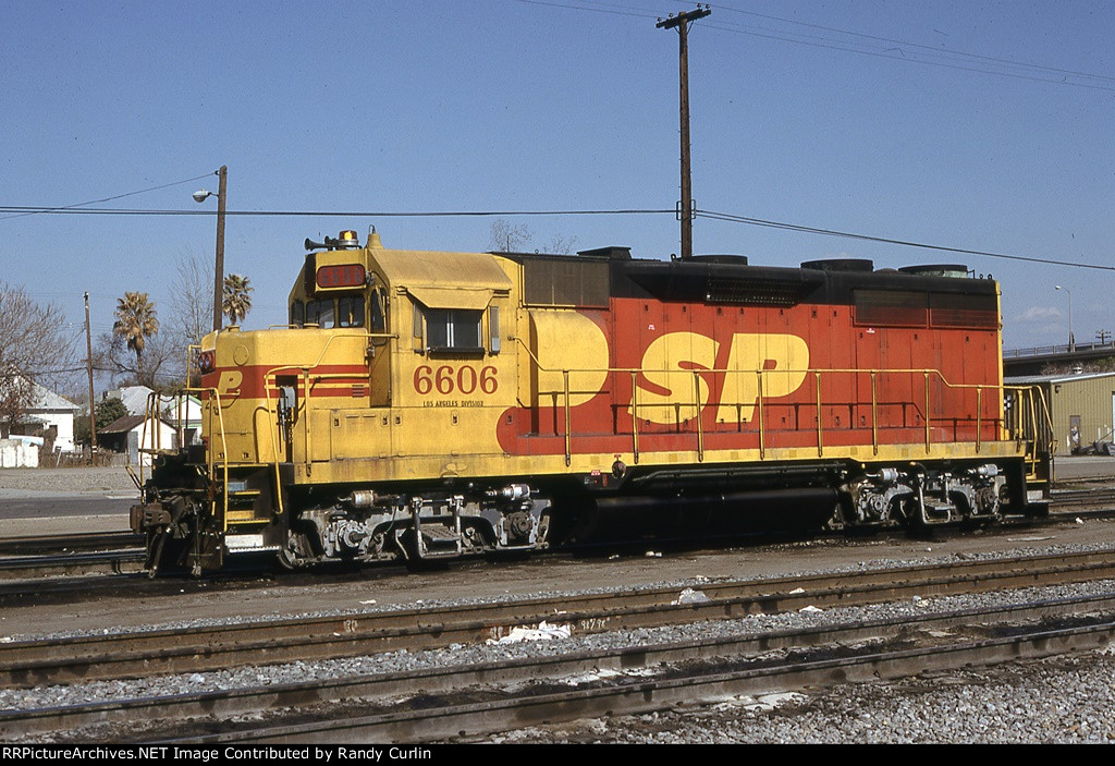 SP 6606 at Bakersfield